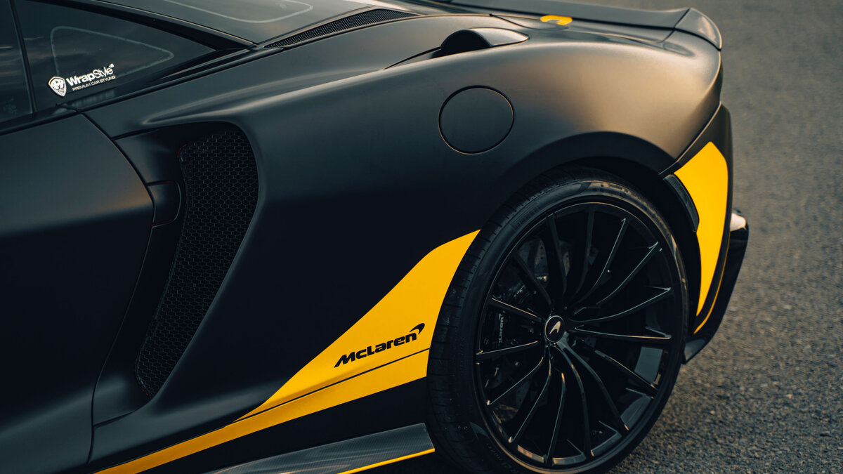 McLaren GT - Black Satin Wrap - img 9
