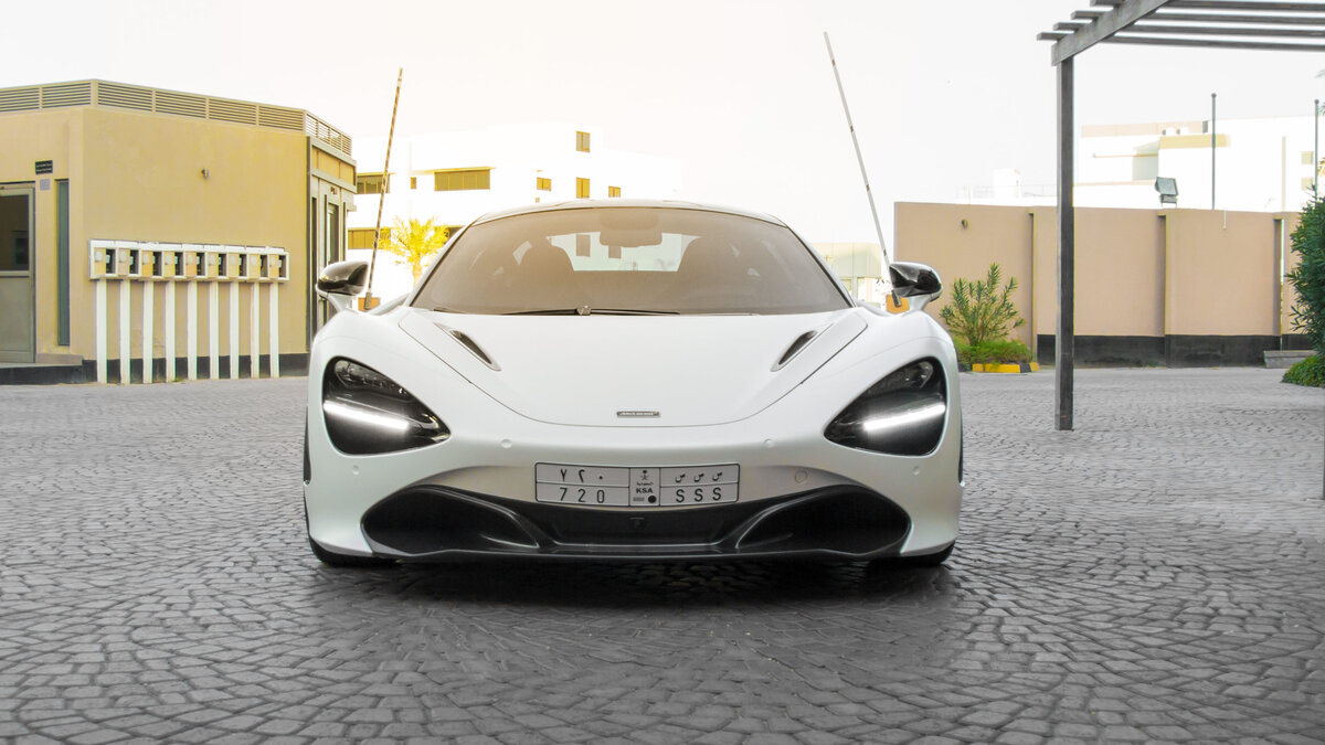 McLaren 720S - Satin Pearl White Wrap - img 2