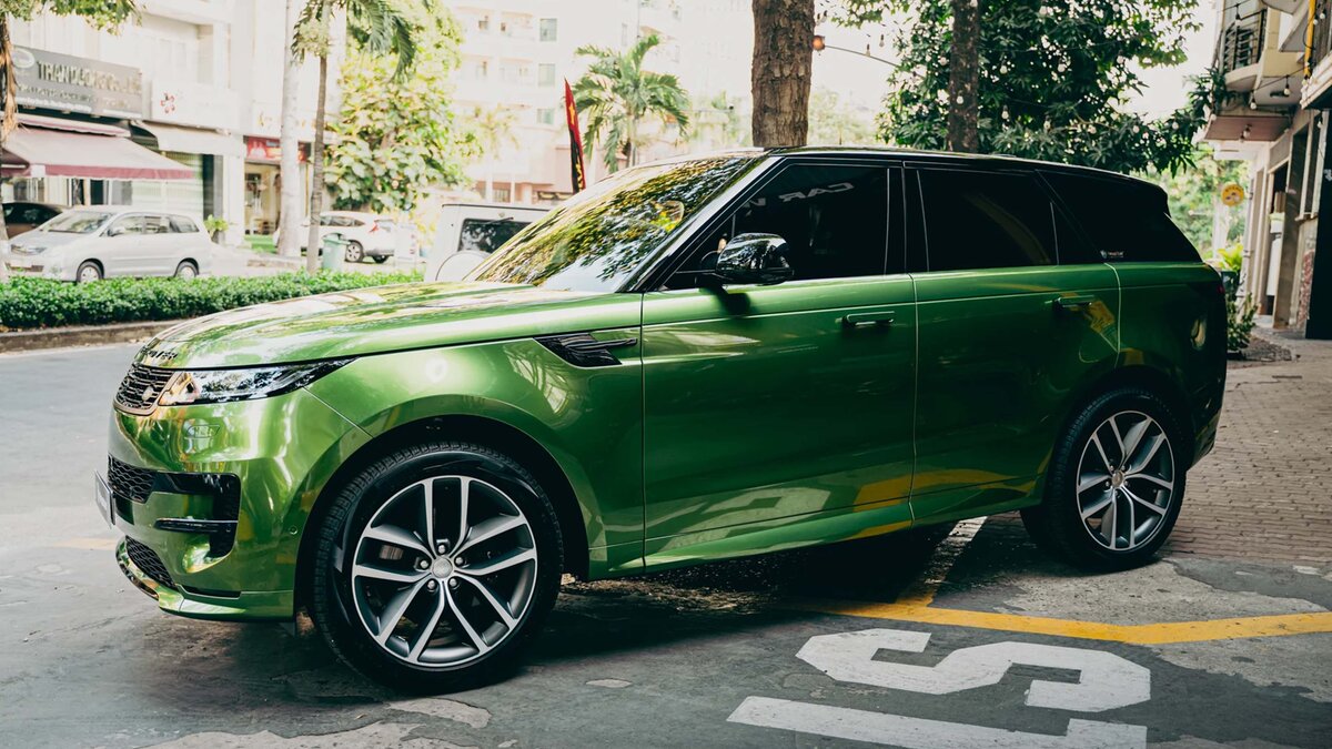 Range Rover Sport - Mamba Green Wrap - cover